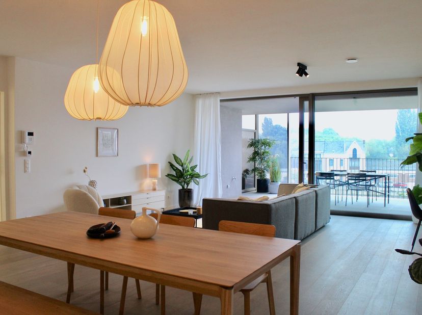 App. C20.107 in residentie Riverside ligt op de 1ste verdieping en heeft een opp. van 123 m². Het app. omvat een inkom met gastentoilet, berging, een