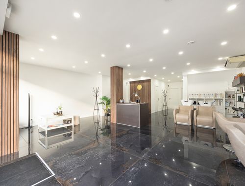                                         Handelsgelijkvloers te koop in Deurne, € 249.000
