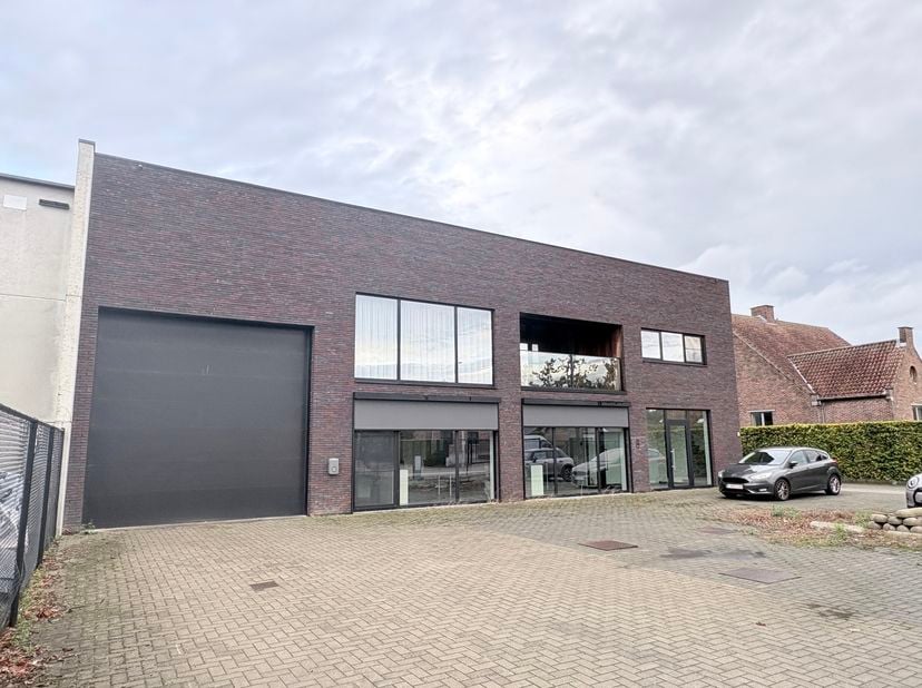 Bedrijfsvastgoed te huur in Ambachtstraat 8,
                    2340 Beerse