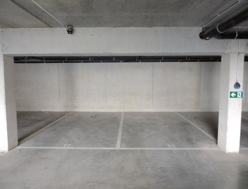                                         Place de stationnement à louer à Brugge, € 60
