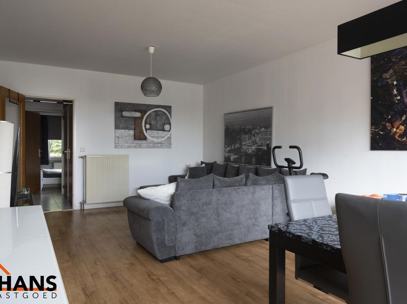 Dit appartement is gelegen op de derde verdieping zonder lift.<br />
Indeling: inkomhal; vestiairekast; apart toilet; ingerichte badkamer; 2 slaapkame