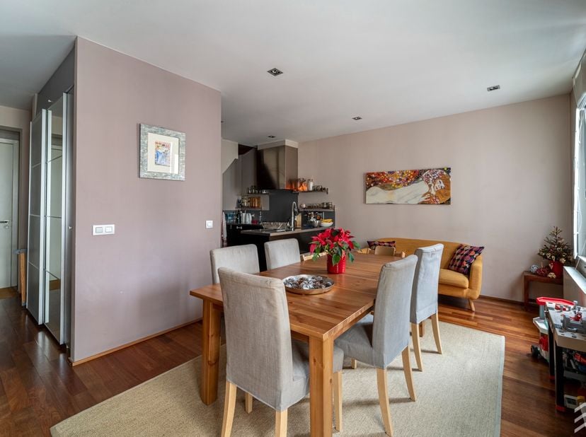 Appartement te koop
                    in 1050 Elsene