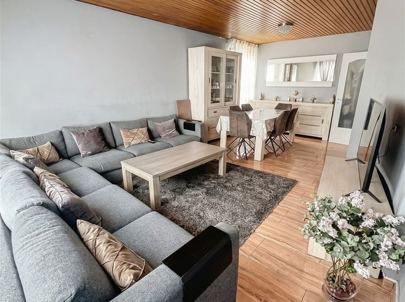 Vous êtes à la recherche d'un appartement de 3 chambres à coucher avec terrasse à Borgerhout ? Alors ce spacieux appartement à vendre à Bleekhofstraat