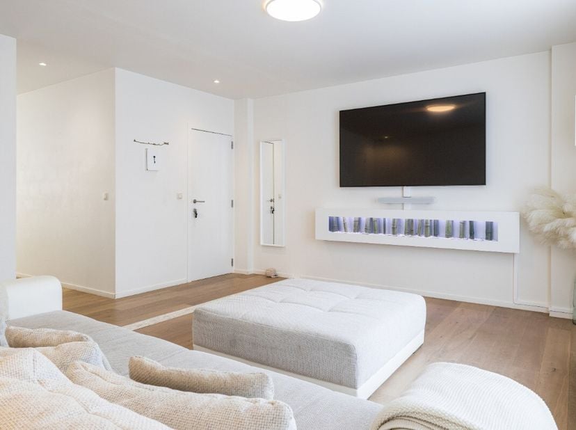 La Panne: Appartement van 116 m² met terras van 13 m², 2 slaapkamers, in het centrum! Dit appartement bevindt zich in een moderne residentie, volledig