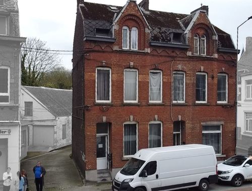                                         Appartementsgebouw te koop in Mont-sur-Marchienne, € 475.000
