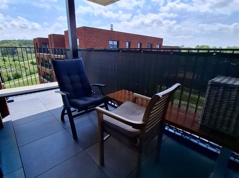 Bienvenue dans ce magnifique appartement moderne et confortable de 116 m² situé à Lier. Ce logement spacieux et lumineux offre un mélange idéal entre