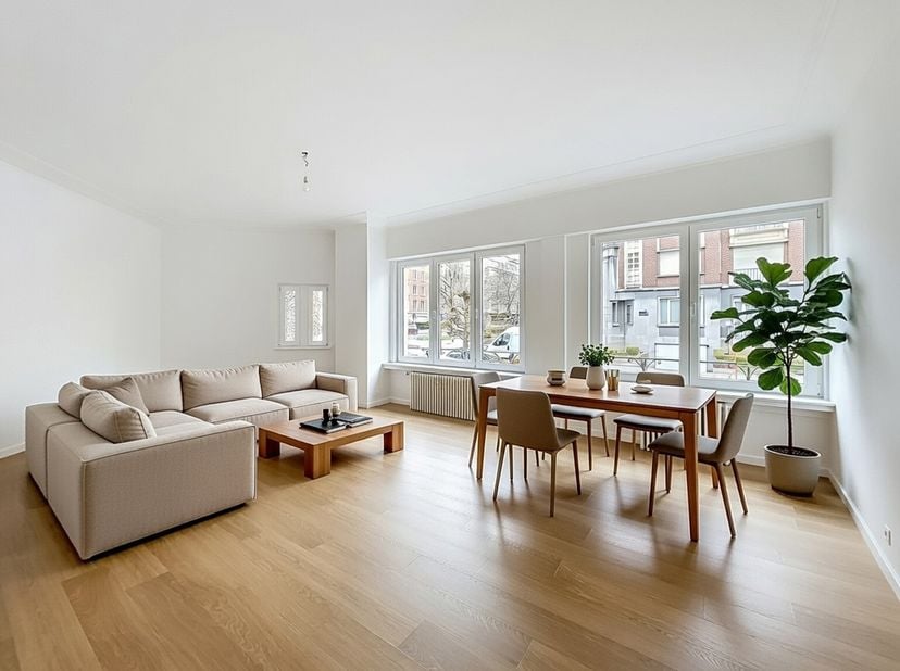 ARMAND HUYSMANS – À deux pas du Bois de la Cambre, dans un immeuble bien entretenu, découvrez ce lumineux appartement de 114 m², situé au bel étage et
