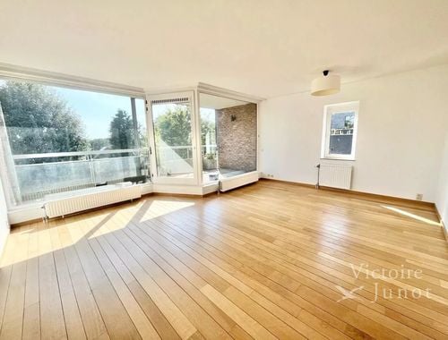                                         Appartement à louer à Uccle, € 1.830

