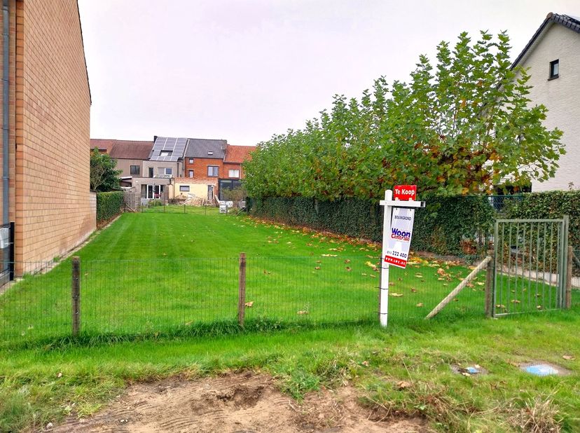 Perceel bouwgrond van 4a 39ca, ideaal voor het realiseren van een halfopen bebouwing. Gelegen op een absolute toplocatie in Hasselt, biedt dit perceel