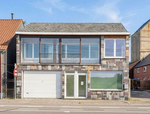                                         Appartementsgebouw te koop in Ollignies, € 370.000
