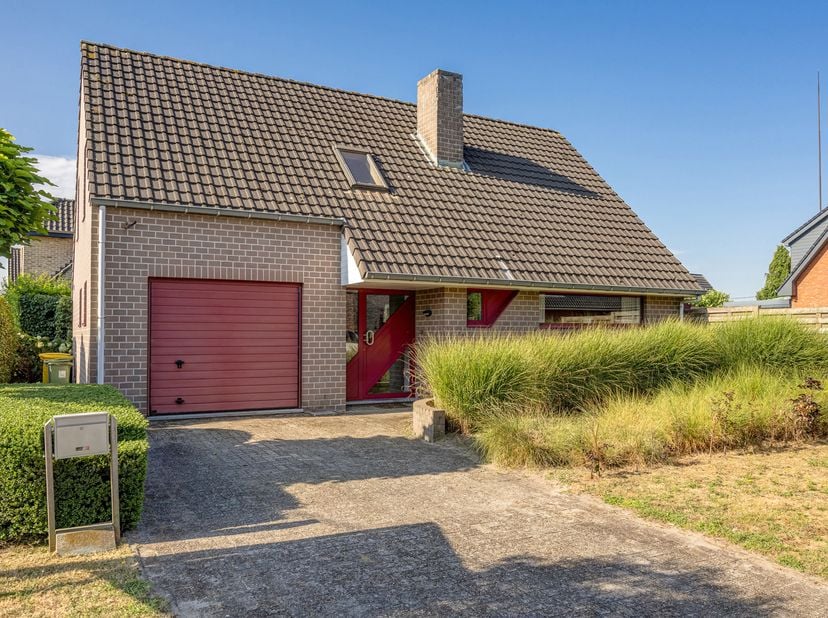 Deze woning is rustig gelegen in een aangename woonwijk in Beerse, op wandel- en fietsafstand van het centrum en alle dagelijkse voorzieningen. <br />