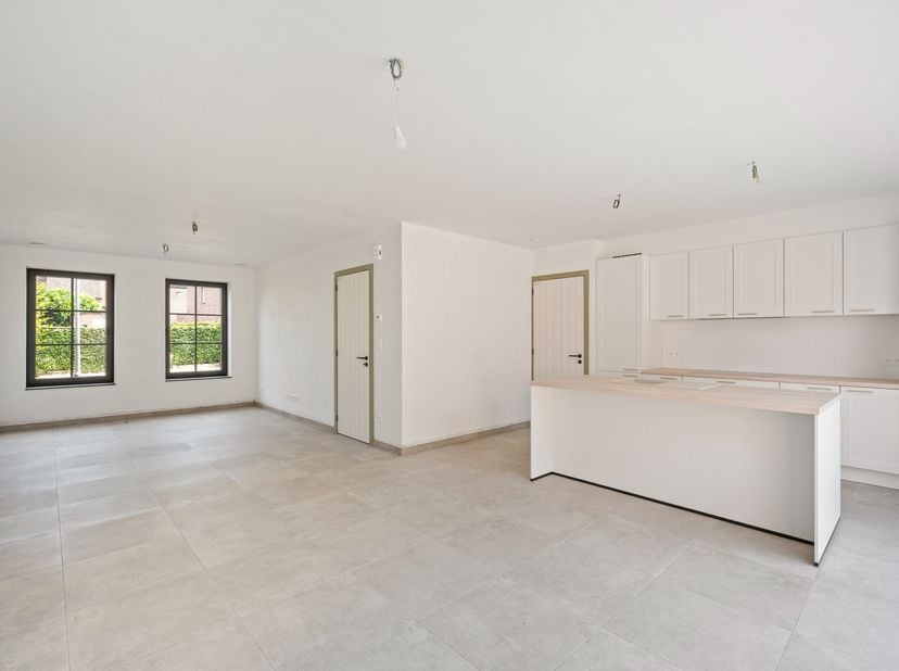 Deze energiezuinige BEN-nieuwbouwwoning is uitstekend gelegen op een absolute toplocatie in Oud-Turnhout. U geniet hier van een rustige, kindvriendeli