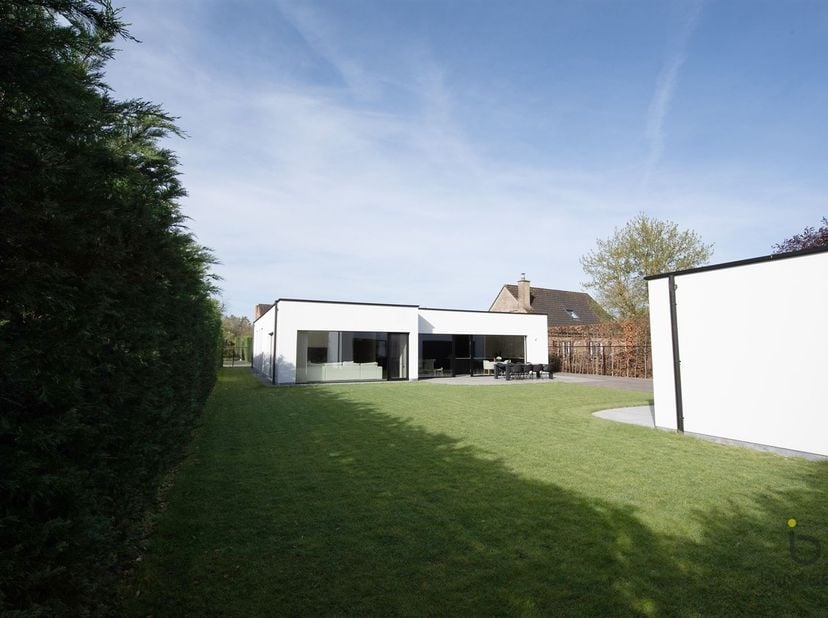BEKIJK OOK ONS FILMPJE! Klik hierboven op het 'scherm-icoontje' op buytaertimmo website.<br />
EXCLUSIEF: Comfortabel wonen IN STIJL, denkt u aan een