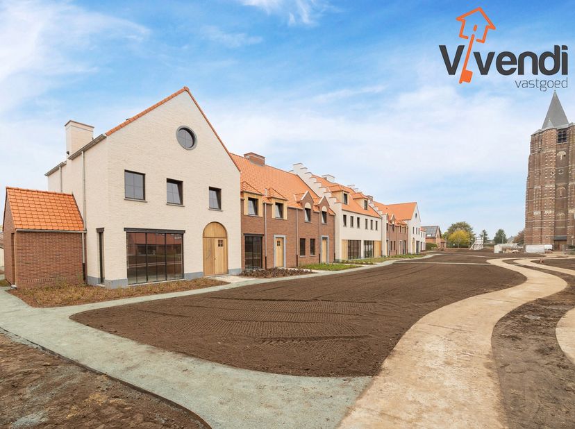 Laatste 2 Woningen! Grijp Ze Voor Ze Weg Zijn!<br />
Stel je voor: wakker worden op een uitzonderlijk rustige plek, pal naast het bruisende centrum, t