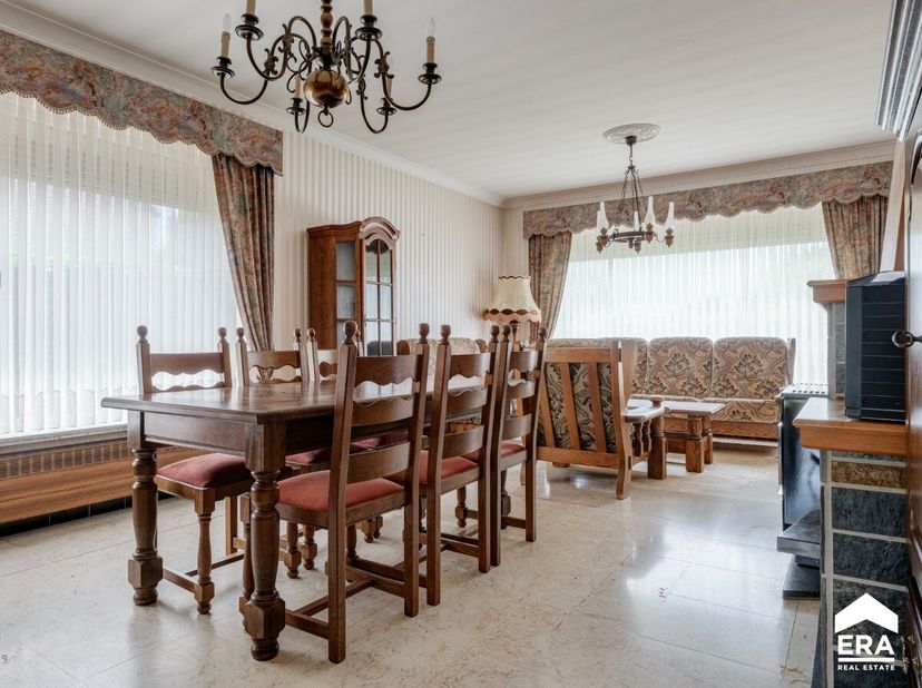 Te koop: te renoveren woning in Stevoort, op een mooi perceel van 6a 95ca, omringd door landbouwgronden en gelegen in een rustige groene omgeving. Voo