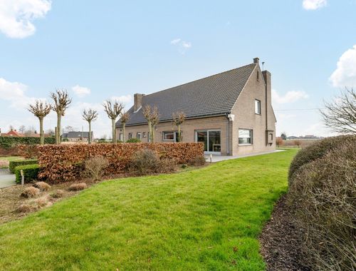                                         Appartement te huur in Westrozebeke, € 950
