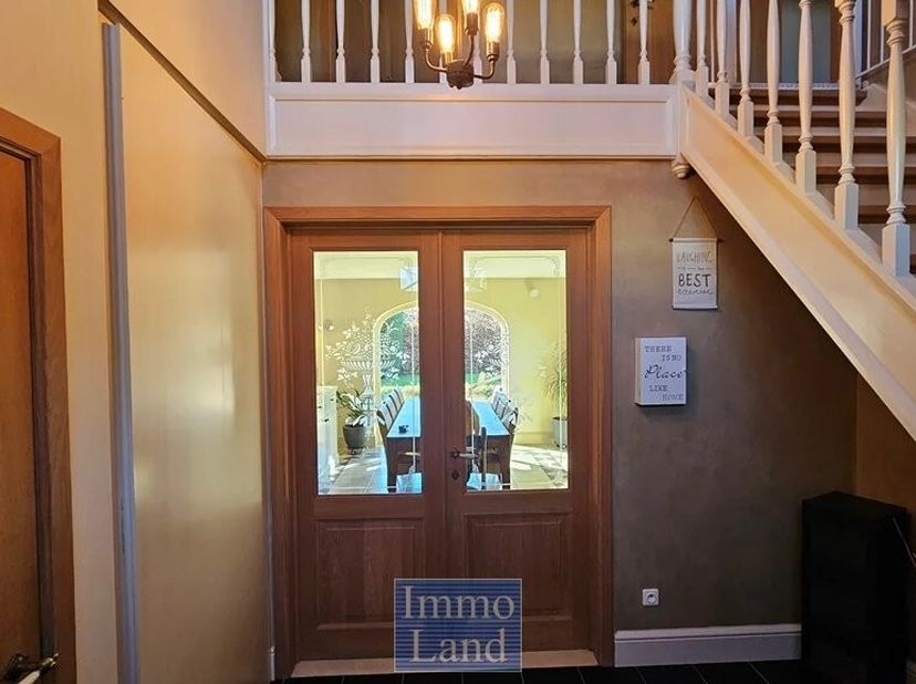 Energiezuinige pastorijwoning met 2 slaapkamers en bureau met zuid gerichte tuin.<br />
Deze charmante pastorijwoning combineert karakter, ruimte en h