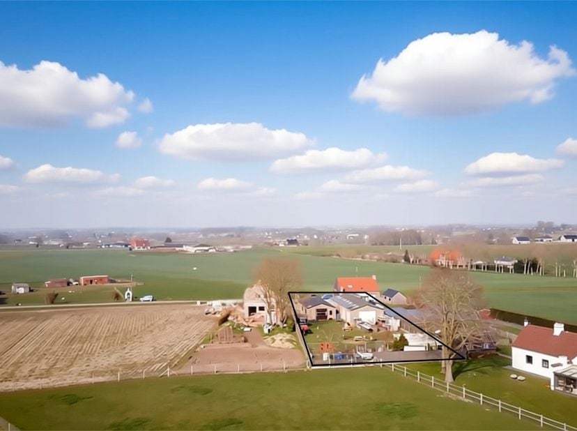 STARTPRIJS: Elk bod hoger dan deze startprijs, wordt voorgelegd aan de eigenaars, die al dan niet kunnen ingaan op dit aanbod.<br />
<br />
Unieke opp