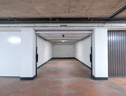                                         Box à vendre à Molenbeek-Saint-Jean, € 27.000
