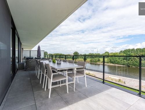                                         Penthouse te koop in Sint-Eloois-Vijve, € 765.000
