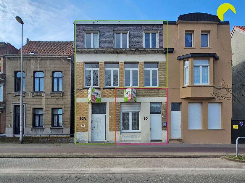 In optie !<br />
<br />
<br />
Te renoveren woonhuis vlakbij het centrum van Hoboken.<br />
Deze mogelijke tweewoonst is zeer gunstig gelegen, op