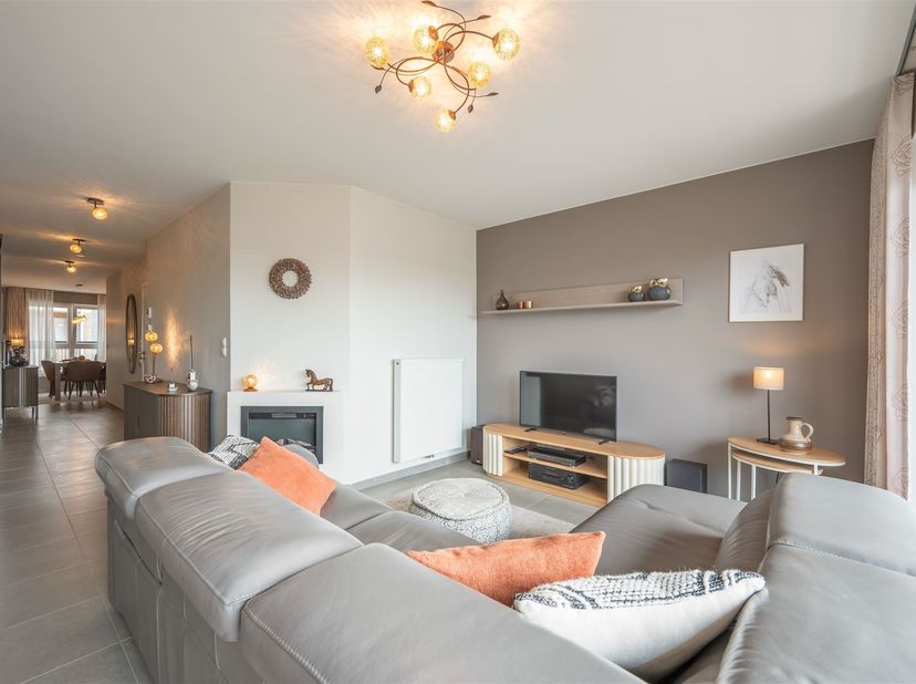 Op zoek naar een stijlvolle woonst of een tweede verblijf aan zee? Dit unieke duplex appartement in Residentie Zeebries combineert een uitstekende lig