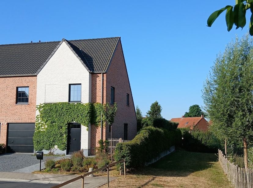 Maison à vendre
                    à 8890 Moorslede