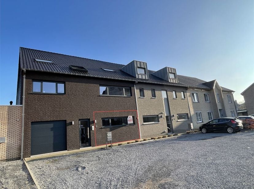 Bent u op zoek naar een ruim, instapklaar appartement met alle comfort op een centrale ligging?<br />
Dan is dit prachtige gelijkvloerse appartement a