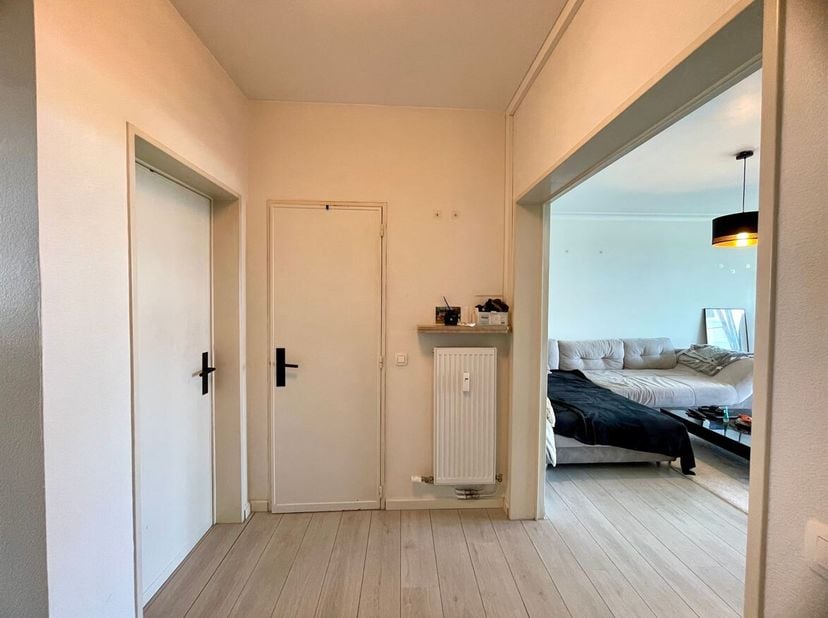 Appartement meublé de 2 chambres à coucher avec terrasse à louer près de Rivierenhof !<br />
Situation : Cet appartement confortable est situé juste à
