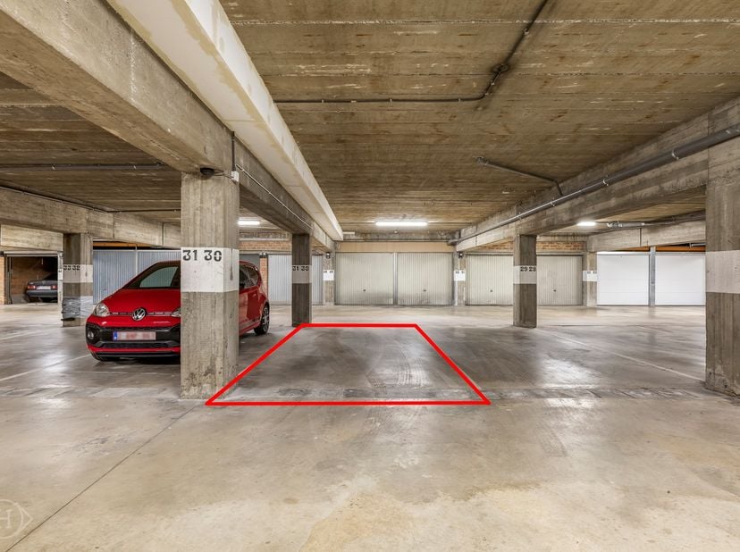 Garage te koop in Naamsesteenweg 382,
                    3001 Heverlee
