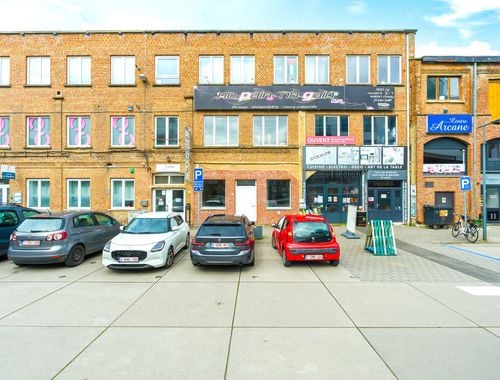                                         Handelszaak te huur in Genval, € 2.350
