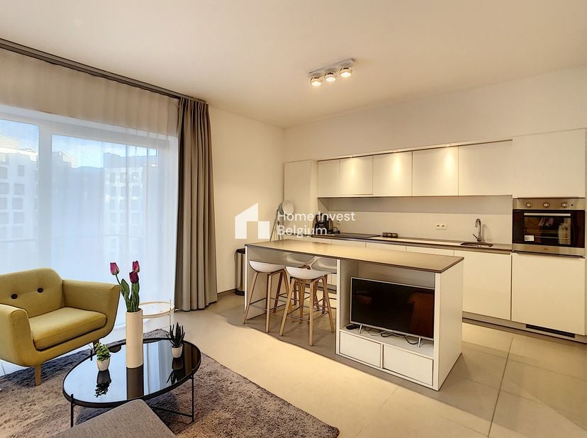 Idéalement situé dans la belle commune de Woluwe-Saint-Lambert, ce studio de 38m² se compose comme suit: hall d'entrée, wc séparé, salle de douche, sé