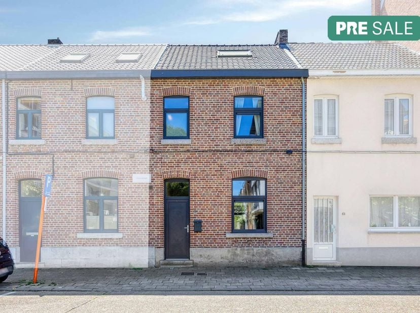 Deze gezellige gesloten bebouwing is gelegen in de Abelenstraat 26 te Hasselt en geniet van een rustige ligging, met het stadscentrum op korte afstand