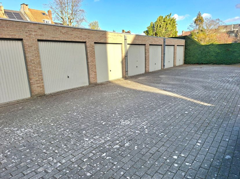 Garage à vendre
                    à 8000 Brugge