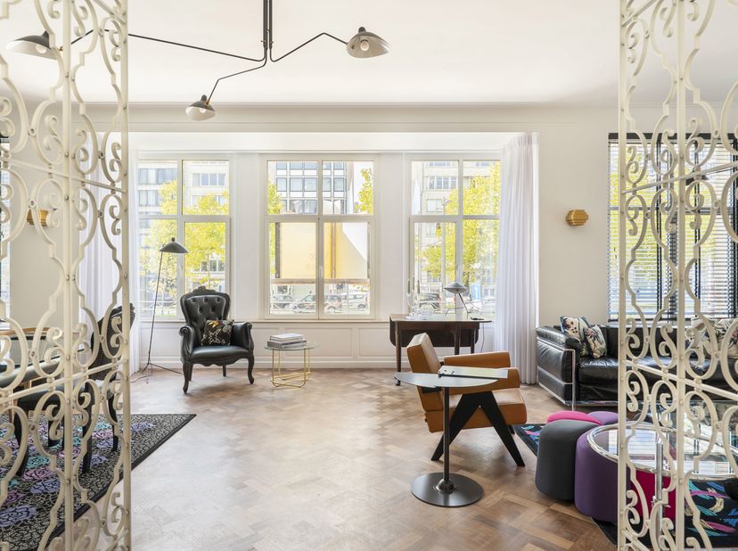 Stijlvol gerenoveerd appartement in hartje Antwerpen – 2 slaapkamers, 2 badkamers, parkingmogelijkheid<br />
In het bruisende hart van Antwerpen Centr