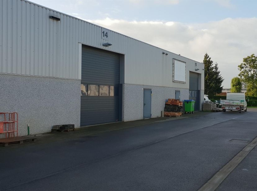 Bien professionnel à louer
                    à 2450 Meerhout