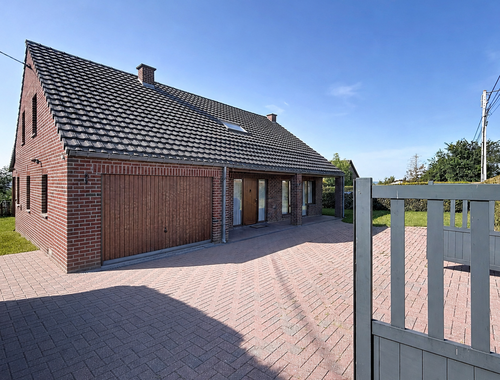                                         Maison à vendre à Feschaux, € 350.000
