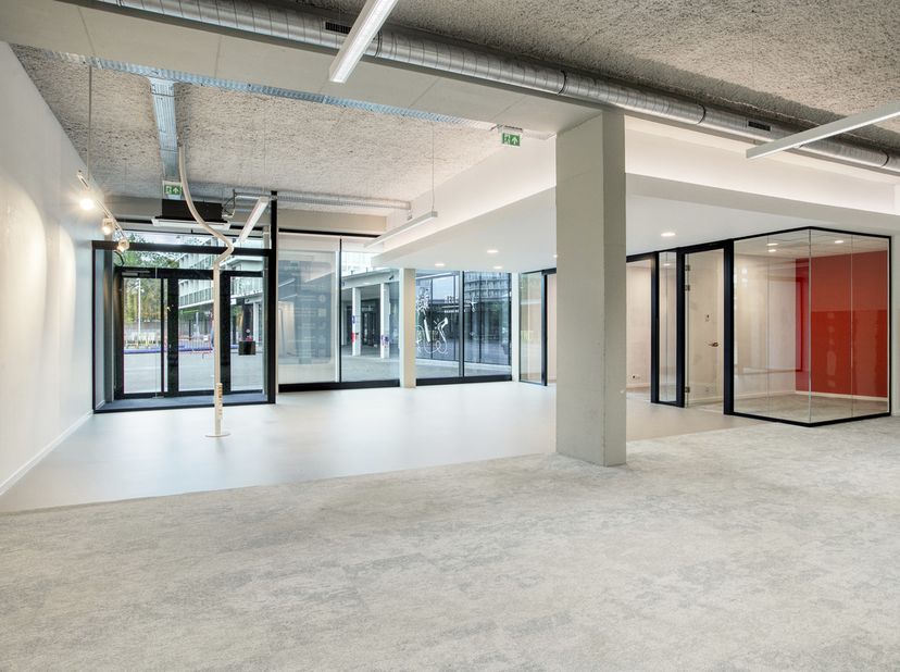 Bedrijfsvastgoed te huur in Boekenplein 10,
                    8790 Waregem