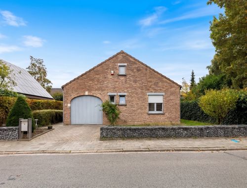                                         Bungalow à vendre à Aartselaar, € 449.000
