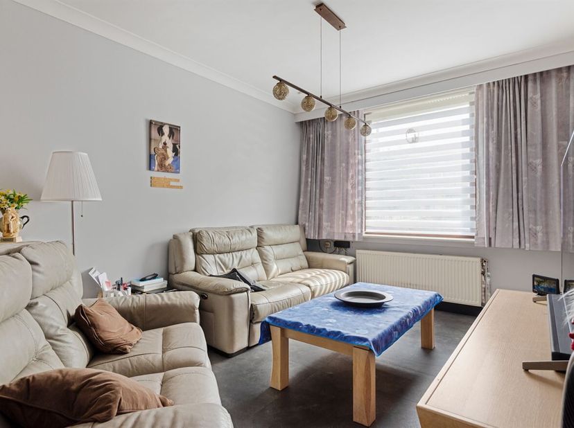Logement idéal pour jeunes ménages avec grenier aménagé<br />
Situation : quartier de Luchtbal, au calme mais à proximité de la Noorderlaan et du péri