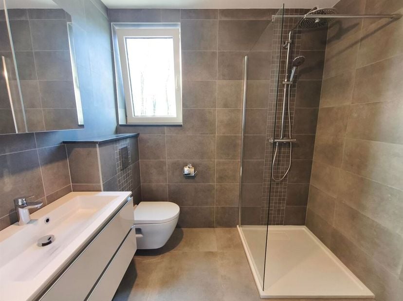Appartement d'une chambre nouvellement construit avec des finitions modernes<br />
Situation<br />
Cet appartement est situé dans la Vaartstraat à Bal