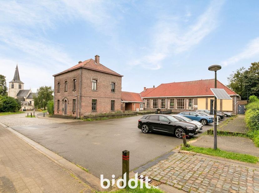 Huis te koop in Lierput 15-17,
                    1730 Kobbegem