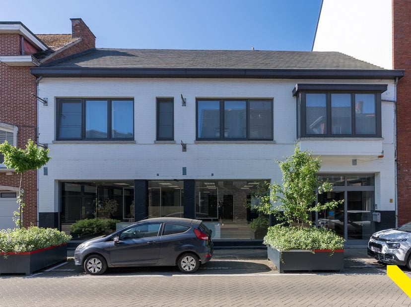 Bien professionnel à vendre
                    à 3980 Tessenderlo