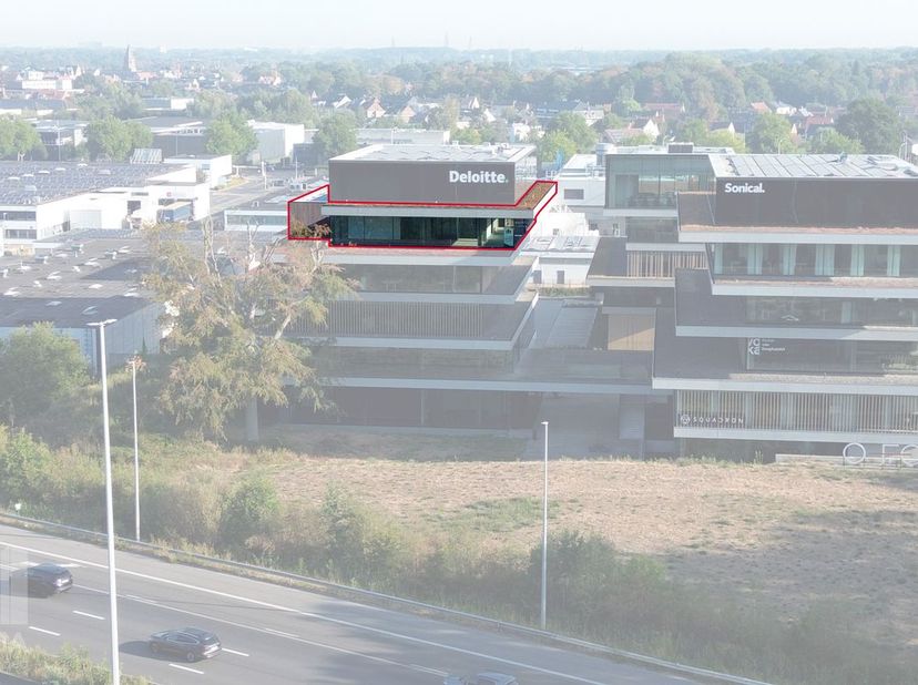 Bien professionnel à louer
                    à 8020 Oostkamp