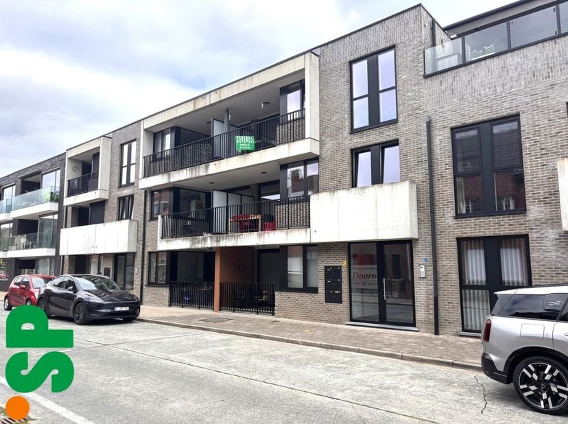 Appartement à louer
                    à 2400 Mol