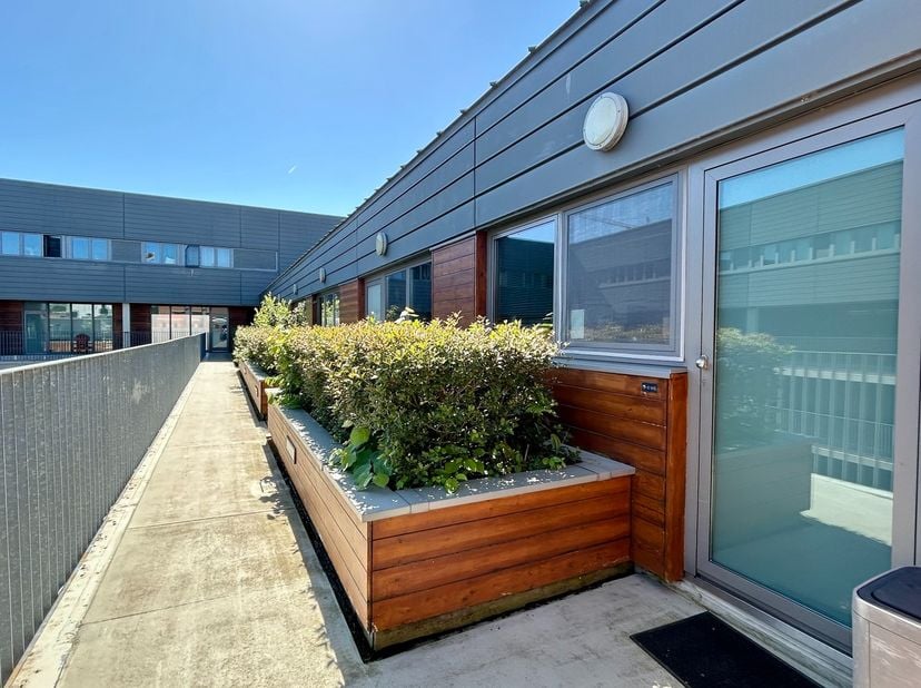 Recent en energiezuinig appartement met EPC-label A, gelegen in hartje Leuven en opvallend rustig dankzij zijn unieke ligging, met als absolute troef