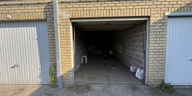 Garage te koop in Markt 13/14 bus 12-13, 8470 Gistel
