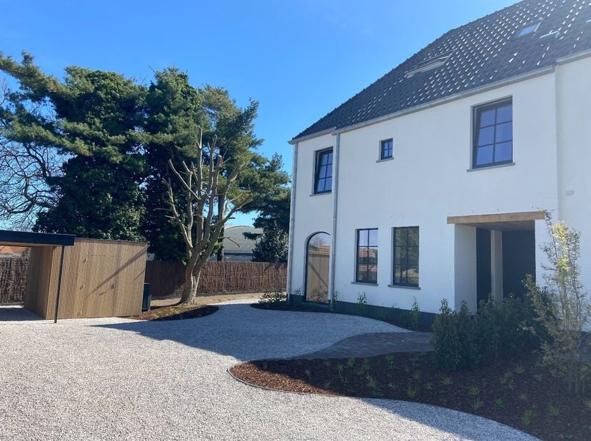 Huis te koop in Franklin Rooseveltlaan 143 - A,
                    8790 Waregem