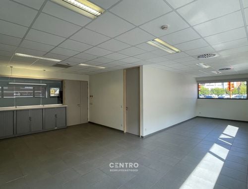                                         Kantoorruimte te huur in Knesselare, € 550
