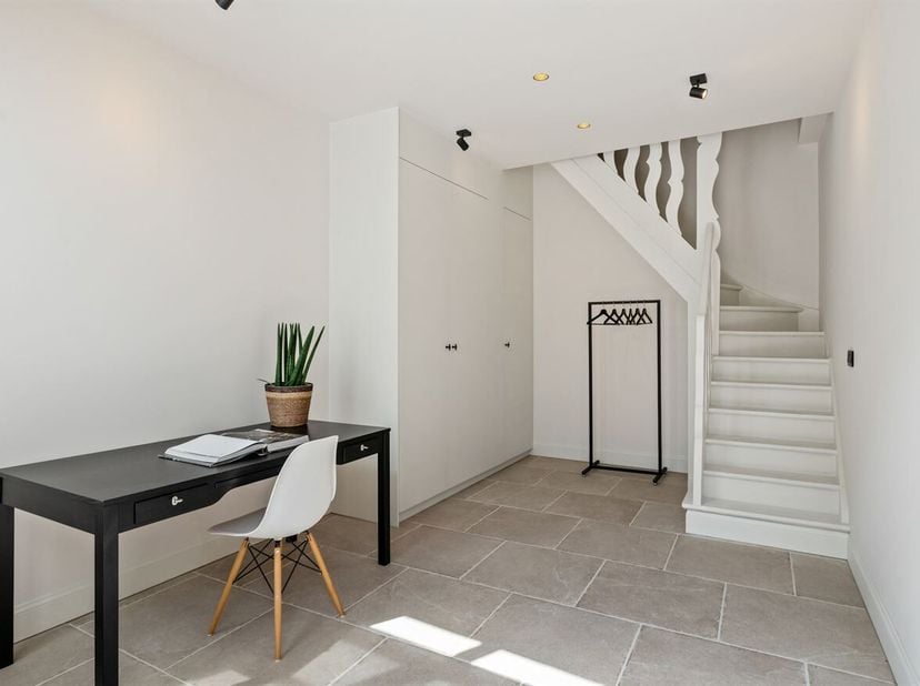 Magnifique maison rénovée comprenant 2 chambres et une terrasse, au coeur de Lier !<br />
Situation<br />
Cette maison magnifiquement rénovée est situ